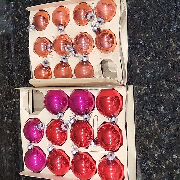 2 boxes (22) Red and Pink Vintage  Noelle glass Christmas tree ornaments w boxes - Picture 1 of 7